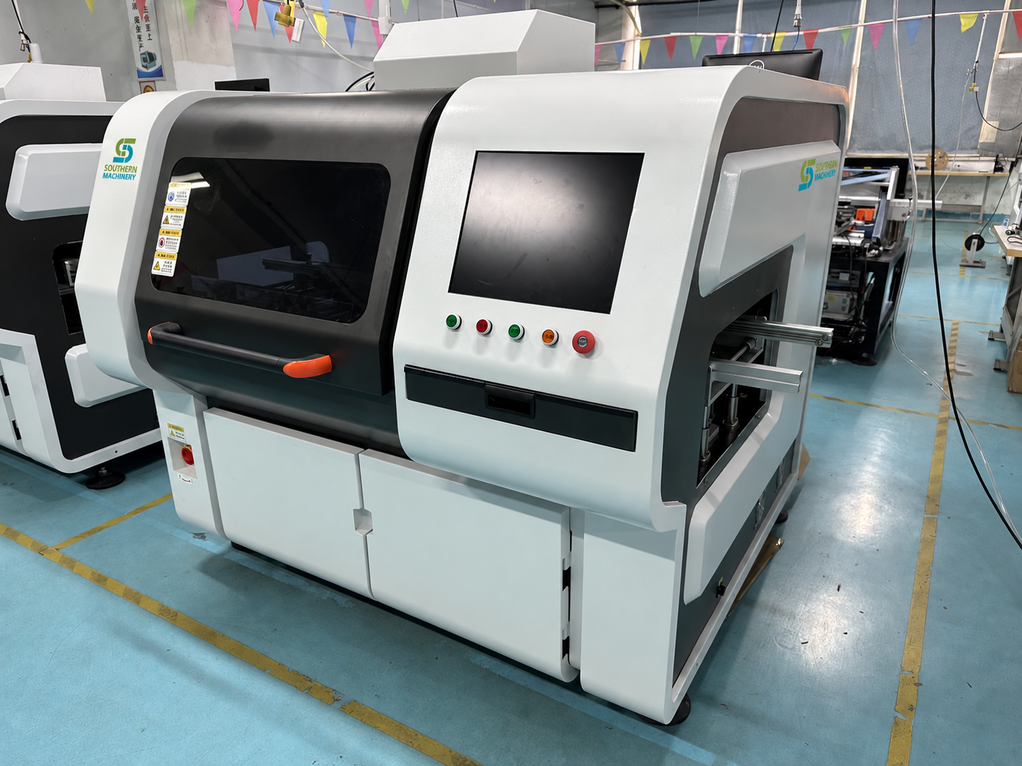 S4000 radial insertion machine overall and rear views